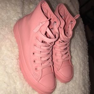 PASTEL PINK CONVERSE!!!